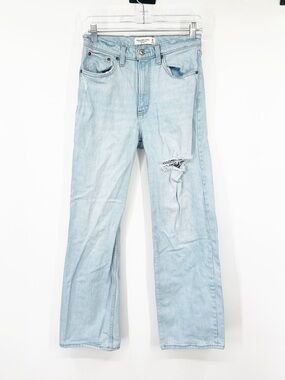 Abercrombie & Fitch The ‘90s Relaxed Jeans High Rise Light Wash